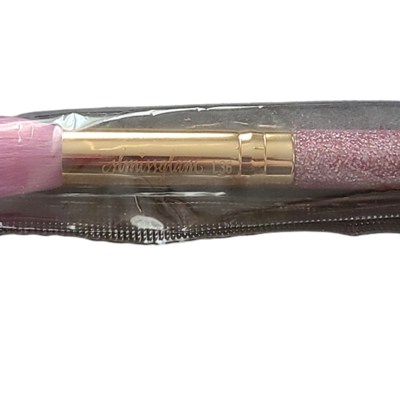 2/$30! SLMISSGLAM Tapered Highlight Brush - Picture 5 of 9